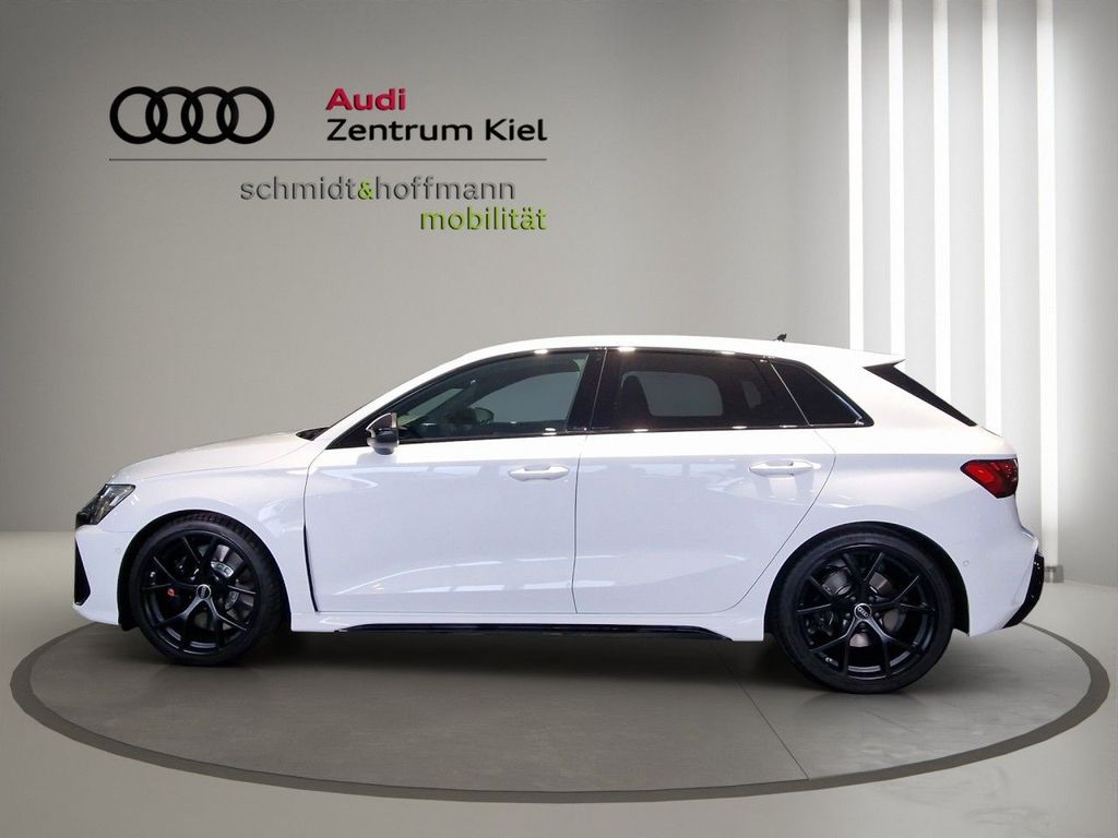 Audi RS3 2025 г. Белый, пробег 29400 км