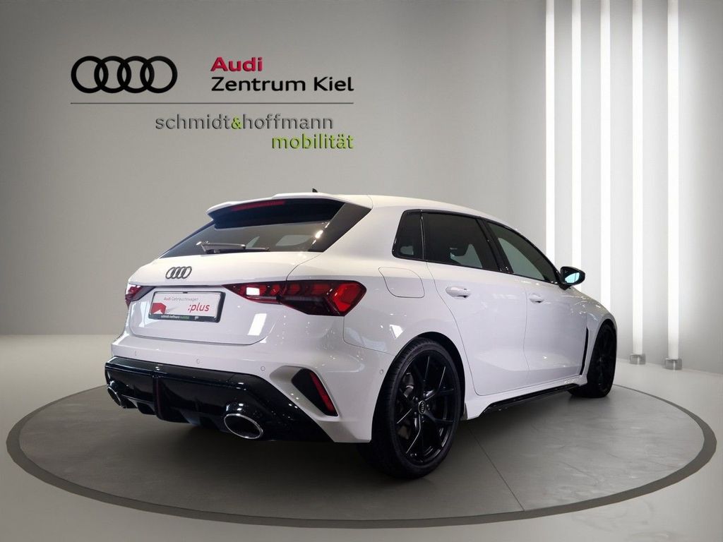 Audi RS3 2025 г. Белый, пробег 29400 км