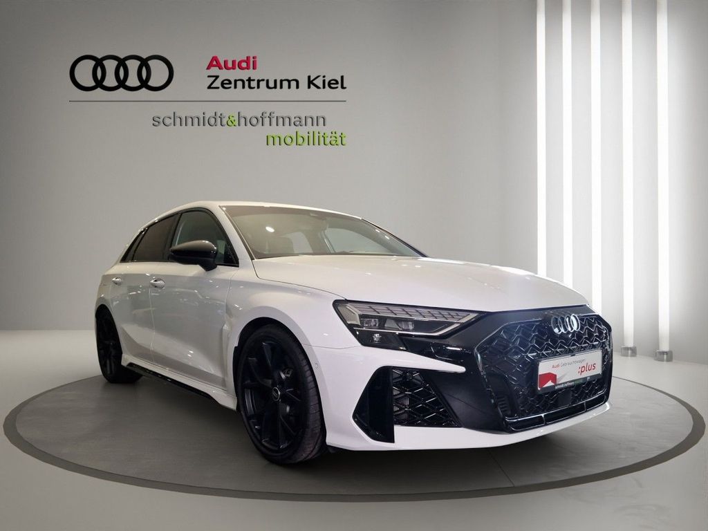 Audi RS3 2025 г. Белый, пробег 29400 км