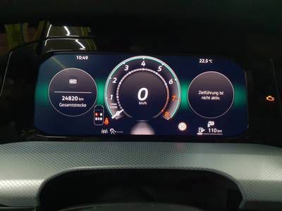 Volkswagen Golf 2026 г. Чёрный, пробег 24820 км