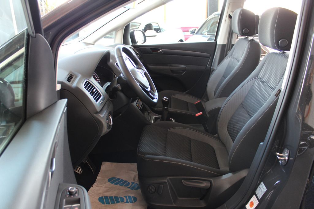 Volkswagen Sharan 2022 г. Серый, пробег 29000 км