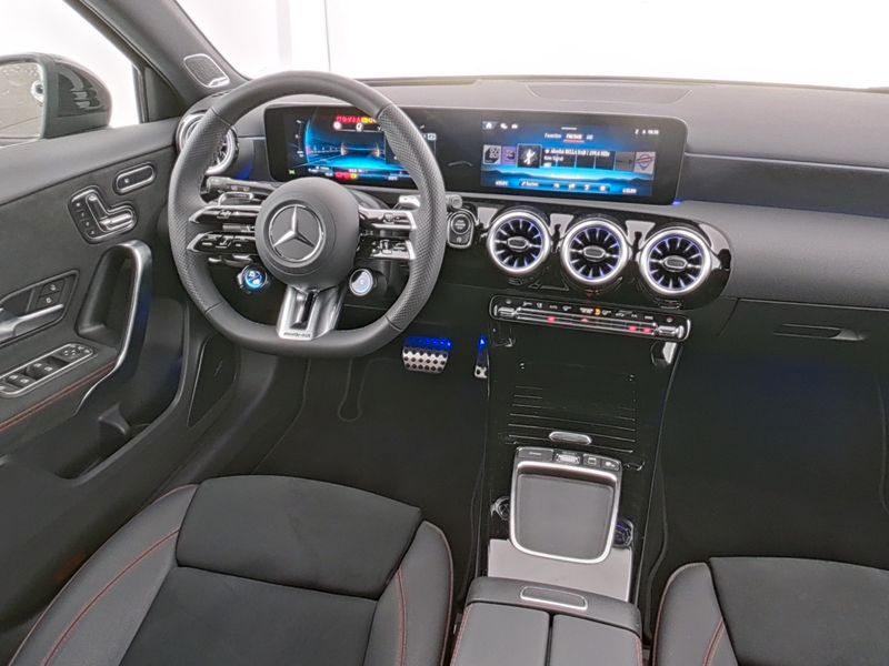 Mercedes-Benz A 45 AMG 2025 г. Чёрный, пробег 14472 км