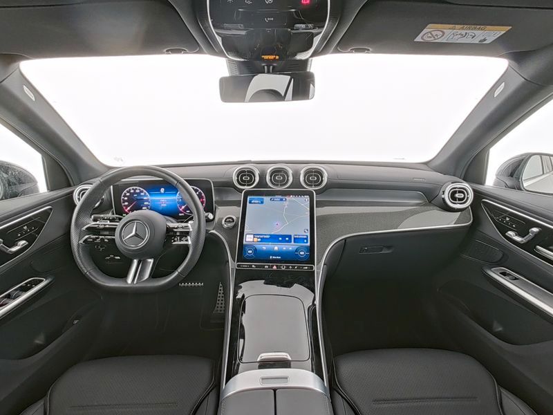 Mercedes-Benz GLC 220 2026 г. Чёрный, пробег 19504 км