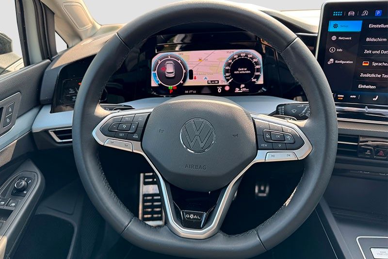 Volkswagen Golf 2025 г. Белый, пробег 25836 км