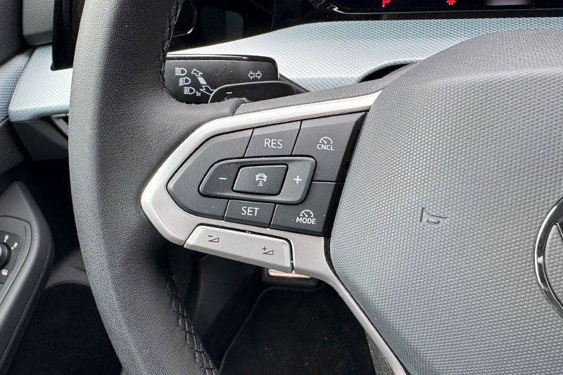 Volkswagen Golf 2025 г. Белый, пробег 25836 км