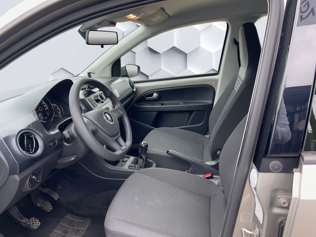 Volkswagen up! 2021 г. Серебристый, пробег 38500 км