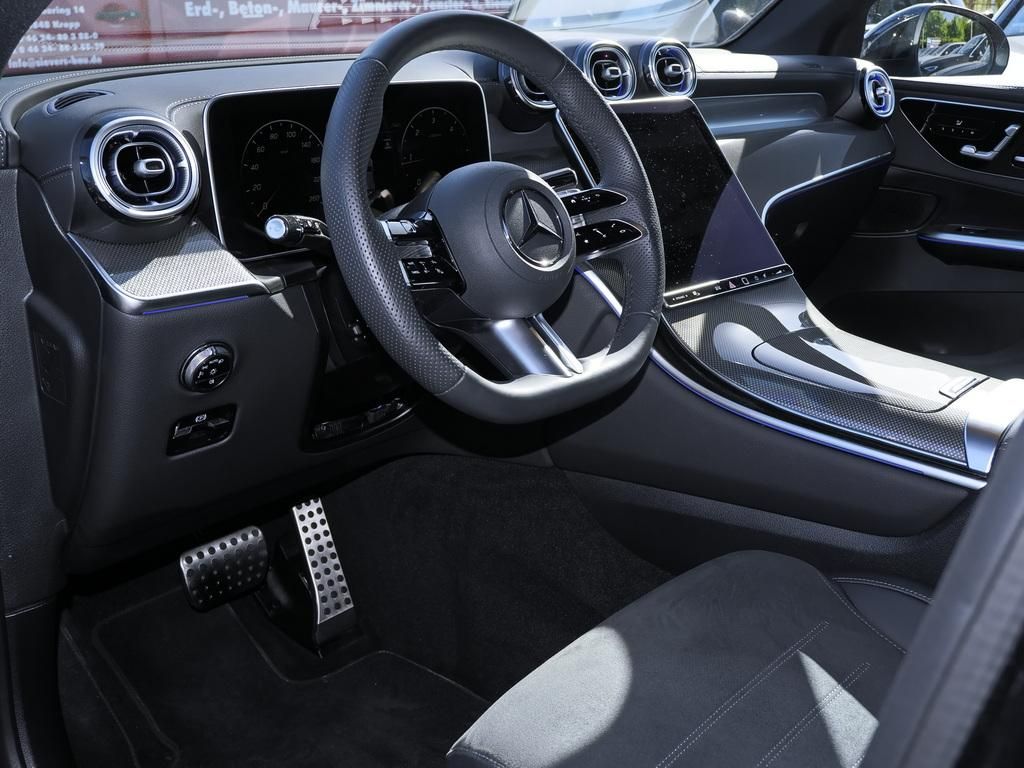 Mercedes-Benz GLC 300 2025 г. Чёрный, пробег 14743 км