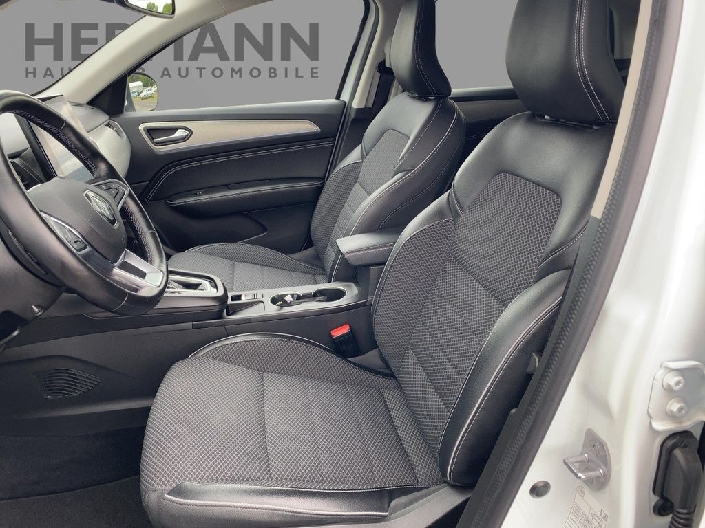 Renault Arkana 2023 г. Белый, пробег 39019 км