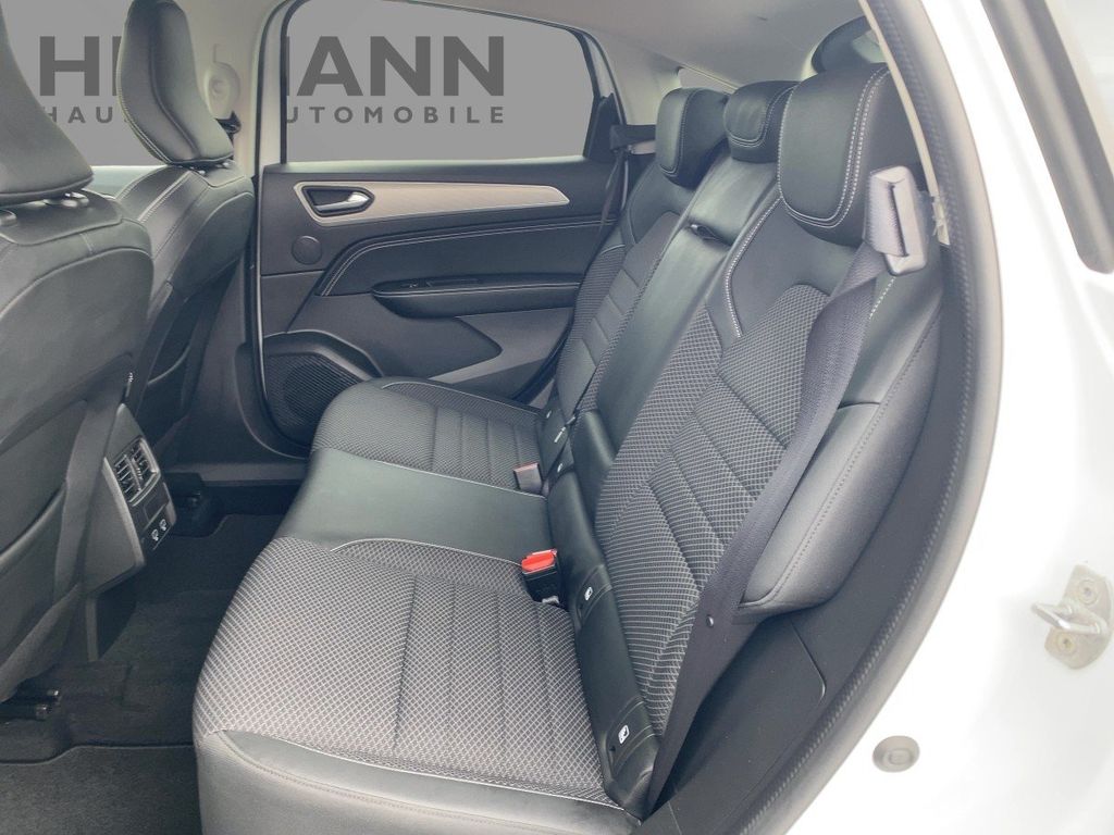 Renault Arkana 2023 г. Белый, пробег 39019 км