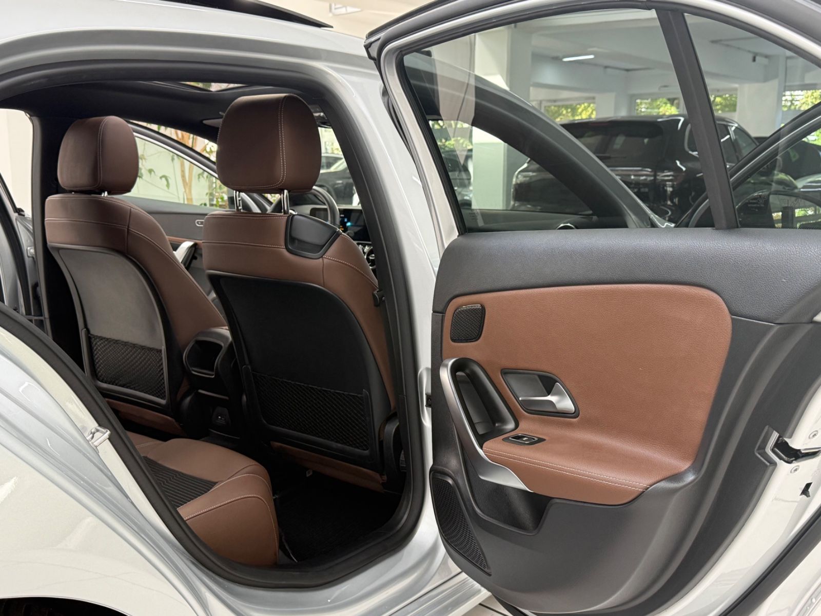 Mercedes-Benz A 200 2021 г. Серебристый, пробег 40742 км