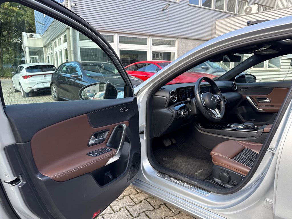 Mercedes-Benz A 200 2021 г. Серебристый, пробег 40742 км