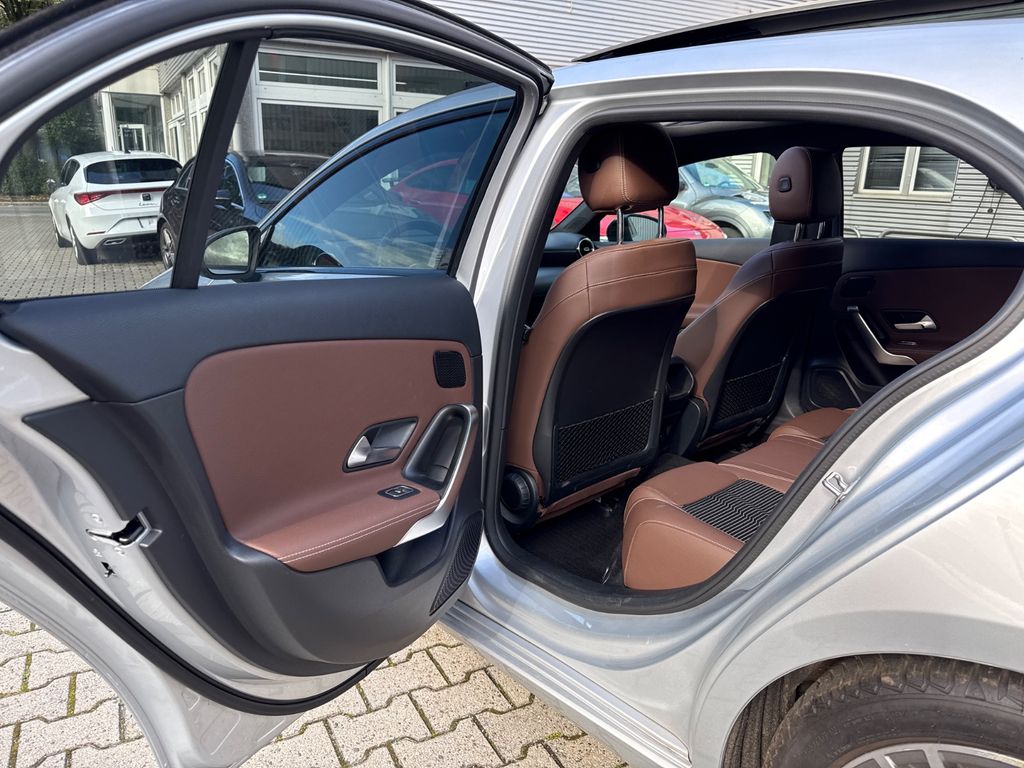 Mercedes-Benz A 200 2021 г. Серебристый, пробег 40742 км