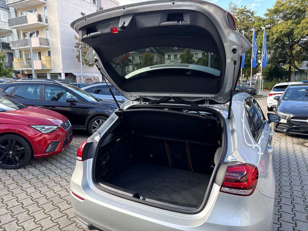 Mercedes-Benz A 200 2021 г. Серебристый, пробег 40742 км