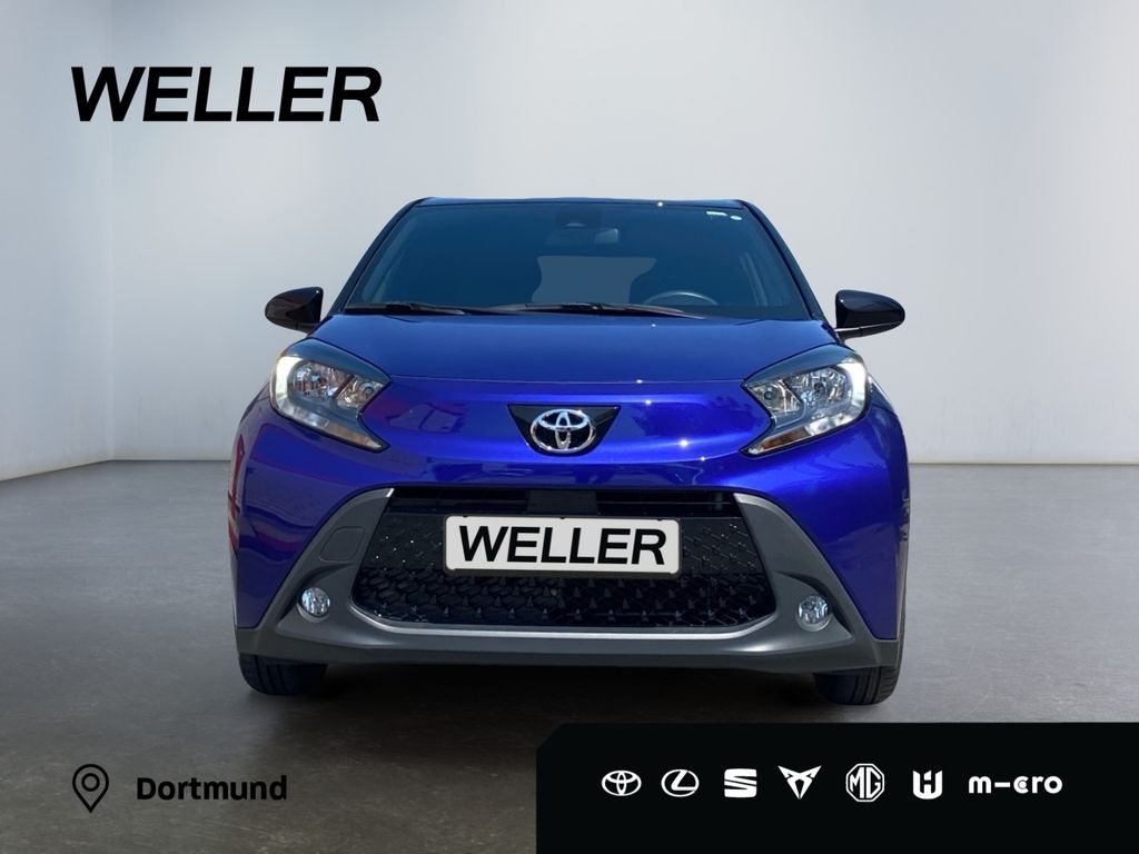 Toyota AYGO (X) 2023 г. Синий, пробег 55800 км