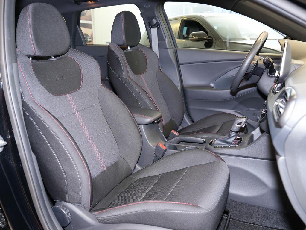 Hyundai i30 2024 г. Чёрный, пробег 29617 км