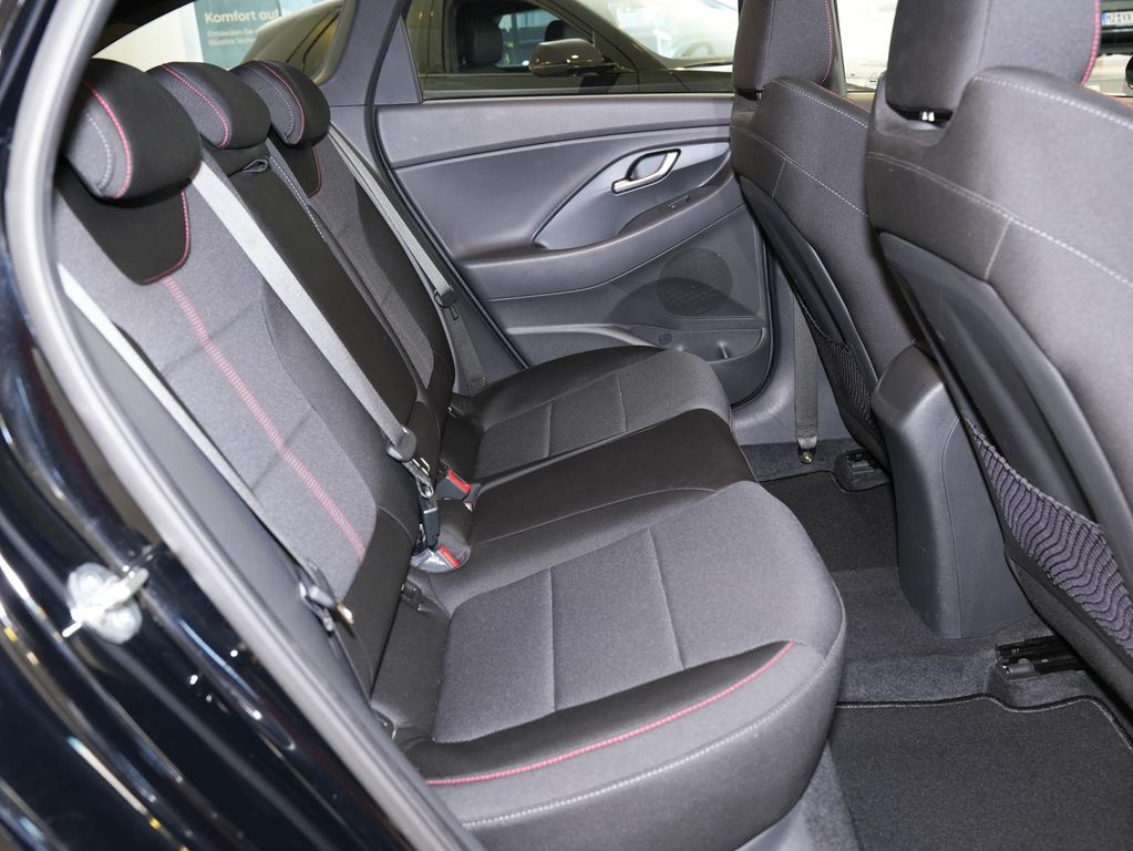 Hyundai i30 2024 г. Чёрный, пробег 29617 км