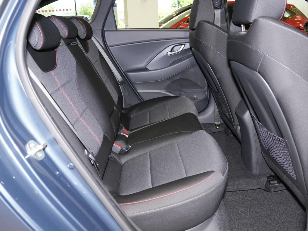 Hyundai i30 2024 г. Синий, пробег 28762 км