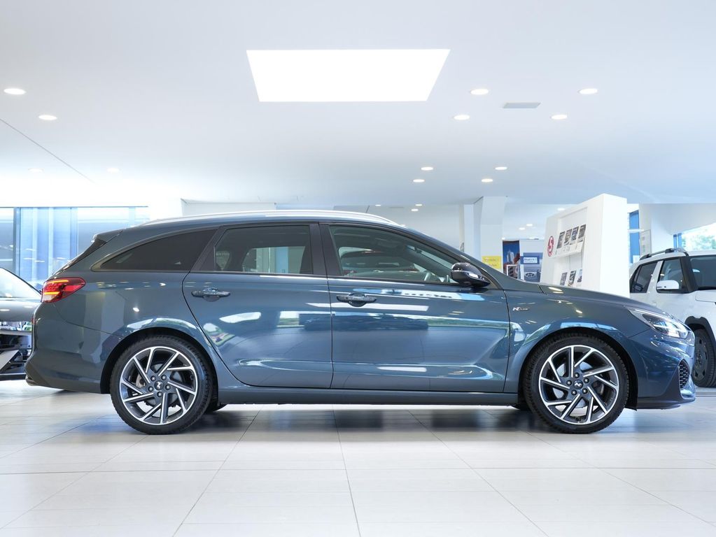 Hyundai i30 2024 г. Синий, пробег 28762 км
