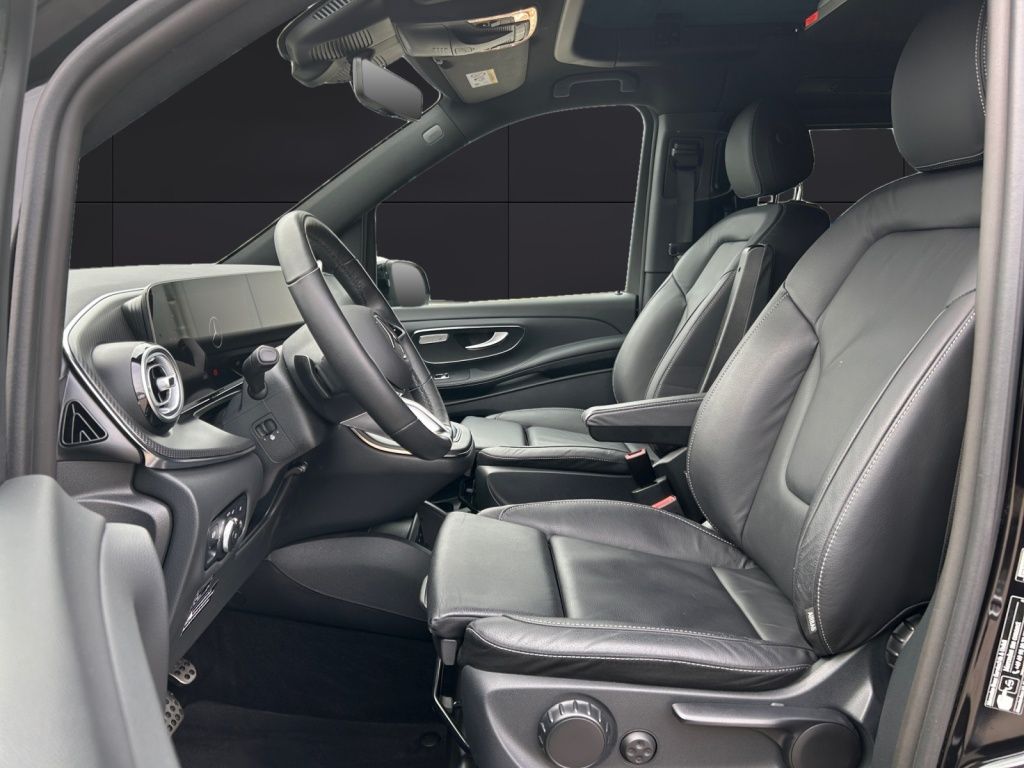 Mercedes-Benz V 300 2025 г. Чёрный, пробег 44400 км