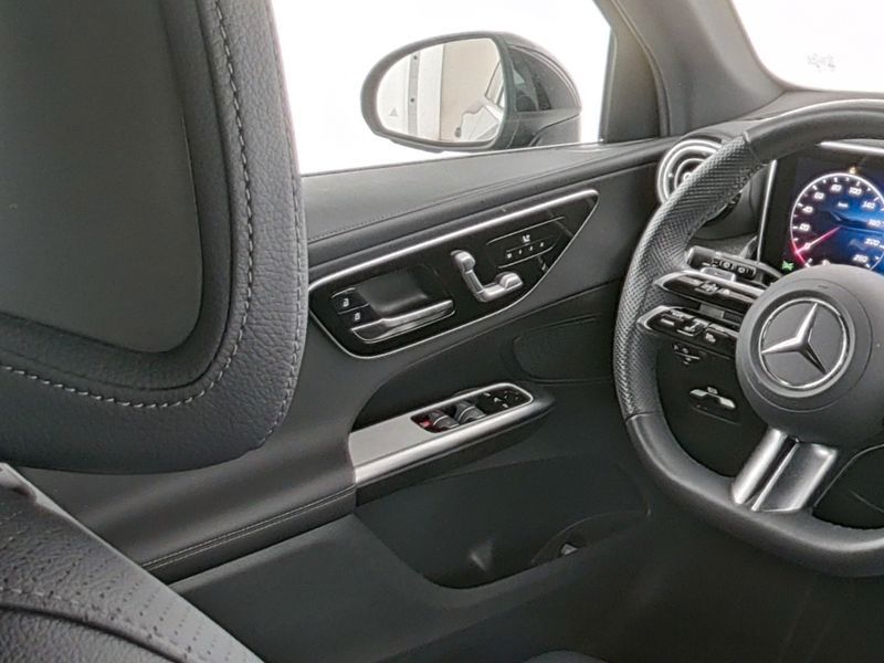 Mercedes-Benz GLC 220 2026 г. Серый, пробег 26408 км