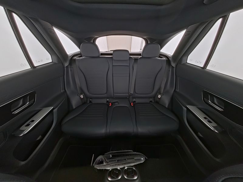 Mercedes-Benz GLC 220 2026 г. Серый, пробег 26408 км