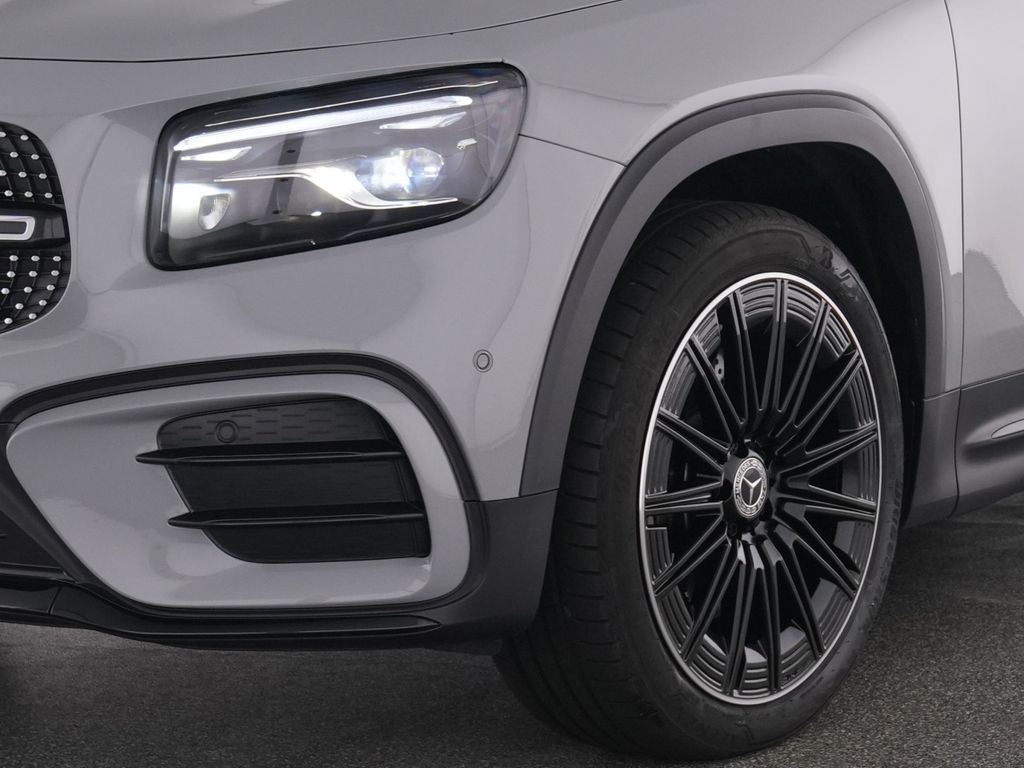 Mercedes-Benz GLB 250 2026 г. Серый, пробег 11837 км