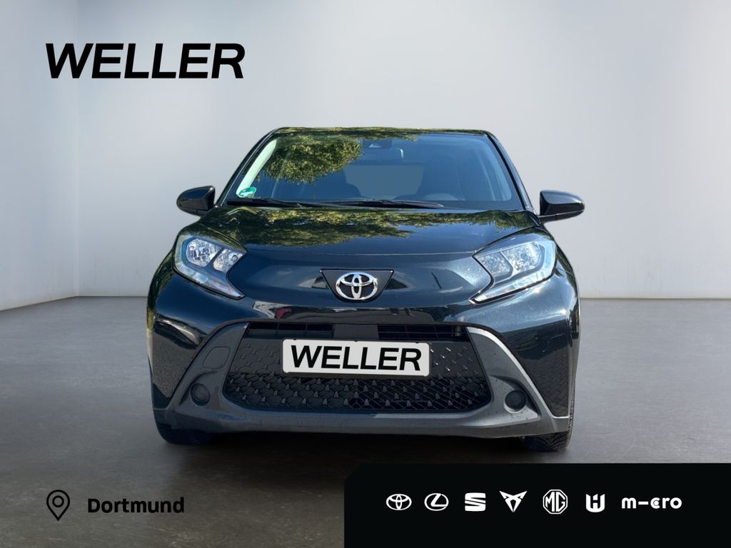 Toyota AYGO (X) 2023 г. Чёрный, пробег 58792 км