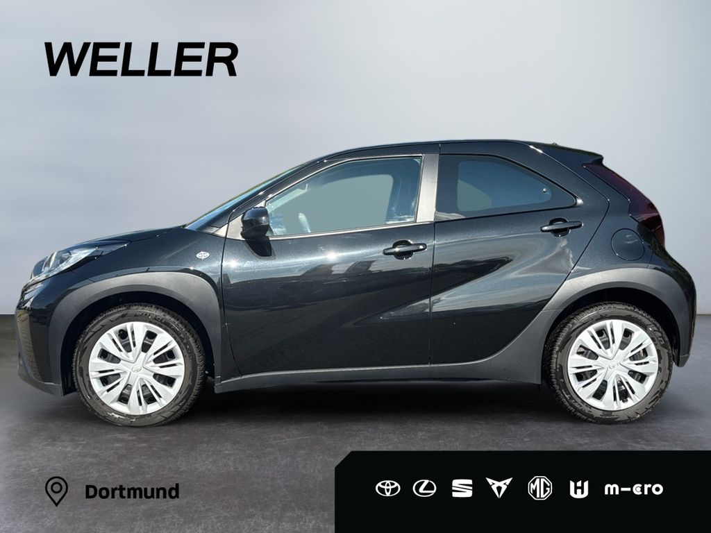 Toyota AYGO (X) 2023 г. Чёрный, пробег 58792 км