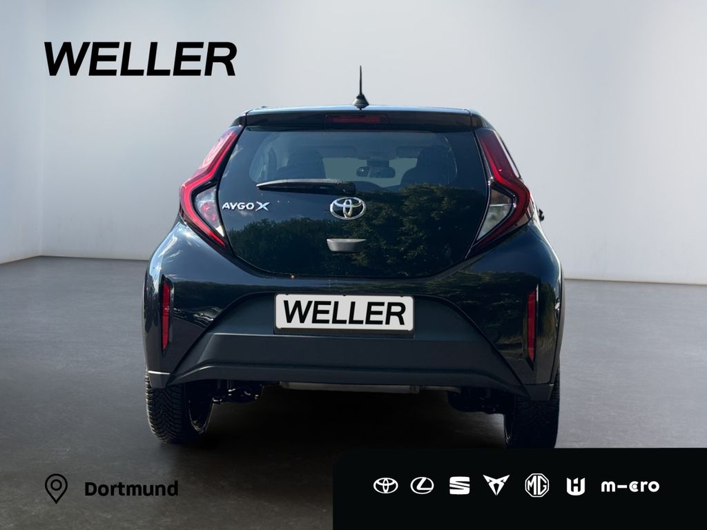 Toyota AYGO (X) 2023 г. Чёрный, пробег 58792 км