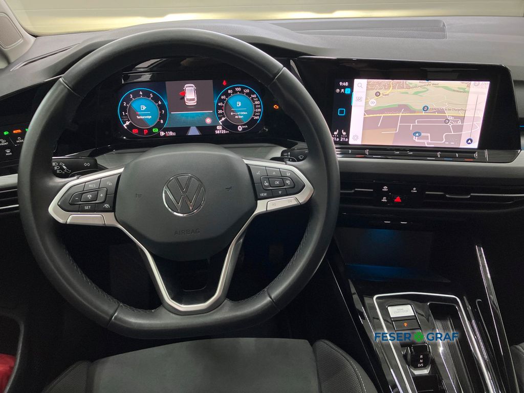 Volkswagen Golf 2023 г. Белый, пробег 58723 км