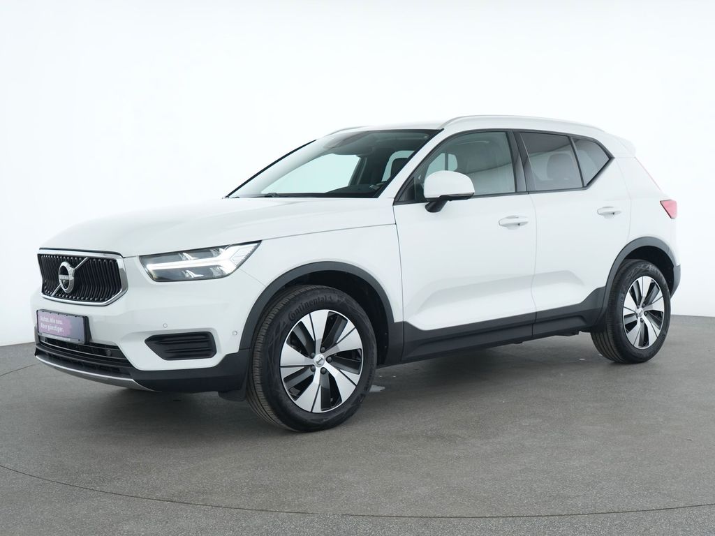 Volvo XC40 2022 г. Белый, пробег 43200 км