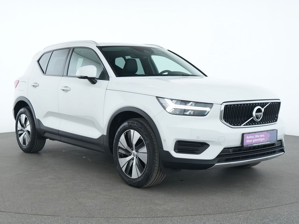 Volvo XC40 2022 г. Белый, пробег 43200 км