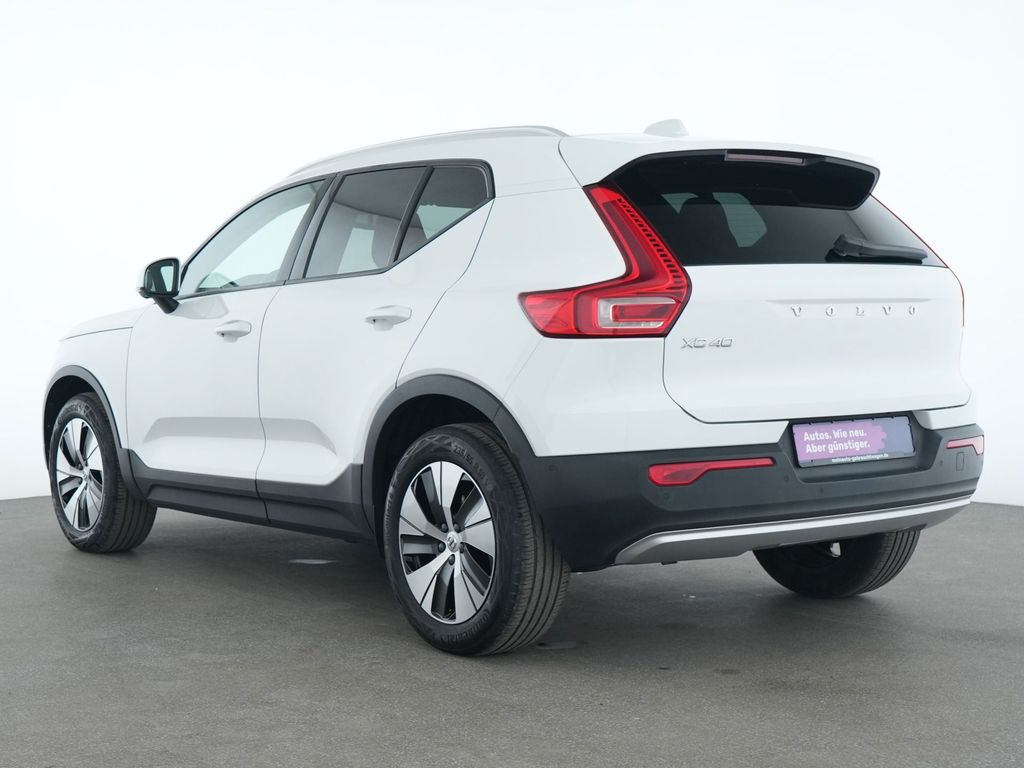 Volvo XC40 2022 г. Белый, пробег 43200 км
