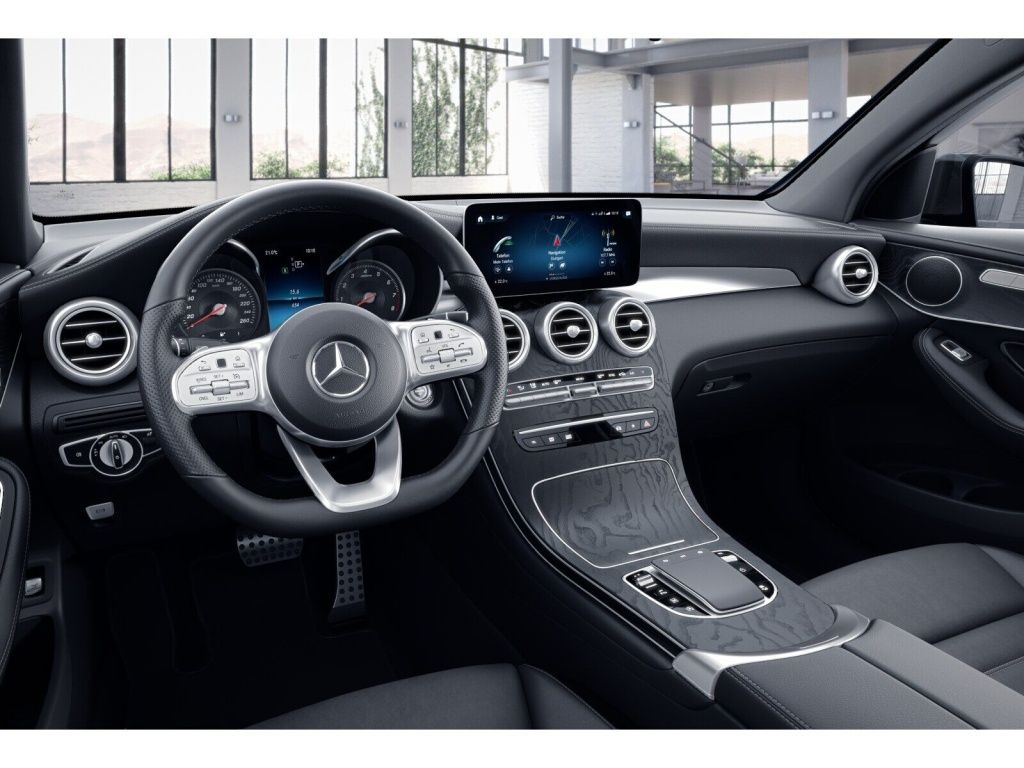 Mercedes-Benz GLC 400 2022 г. Серый, пробег 56709 км