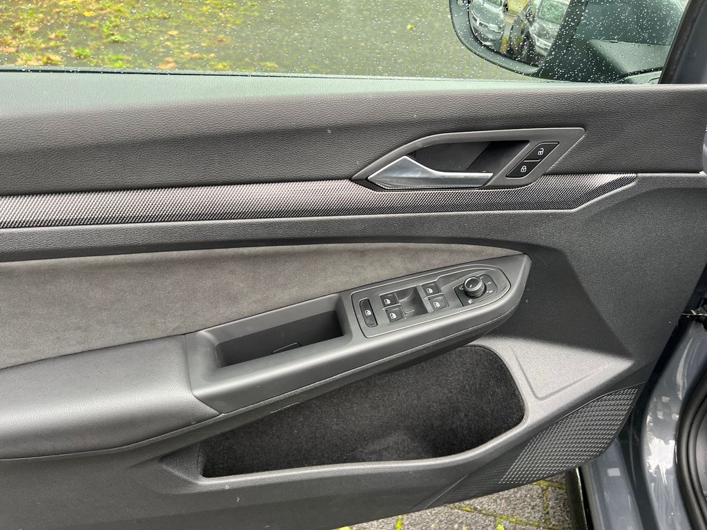 Volkswagen Golf 2025 г. Серый, пробег 42000 км