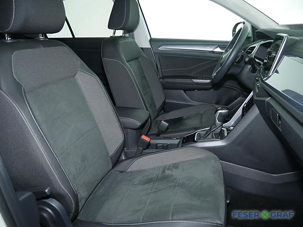 Volkswagen T-Roc 2023 г. Белый, пробег 38635 км