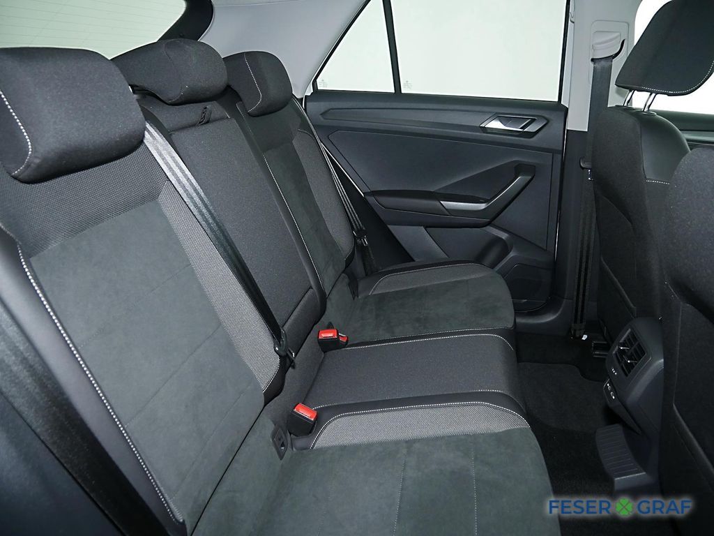 Volkswagen T-Roc 2023 г. Белый, пробег 38635 км