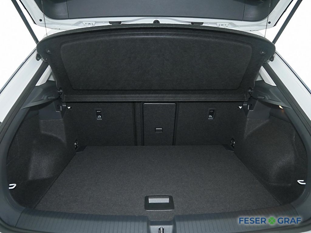 Volkswagen T-Roc 2023 г. Белый, пробег 38635 км