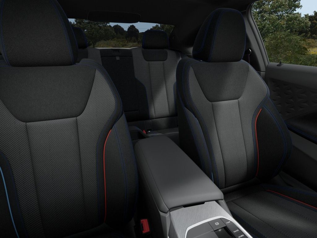 BMW M240I 2025 г. Чёрный, пробег 9460 км