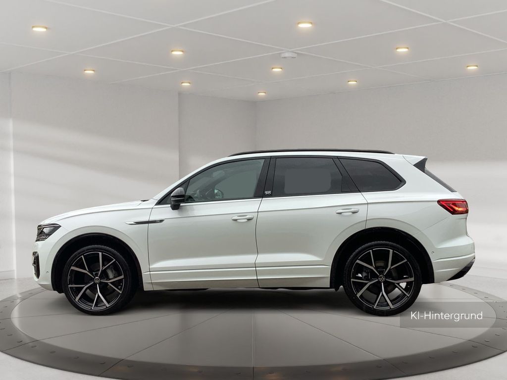 Volkswagen Touareg 2023 г. Белый, пробег 46902 км