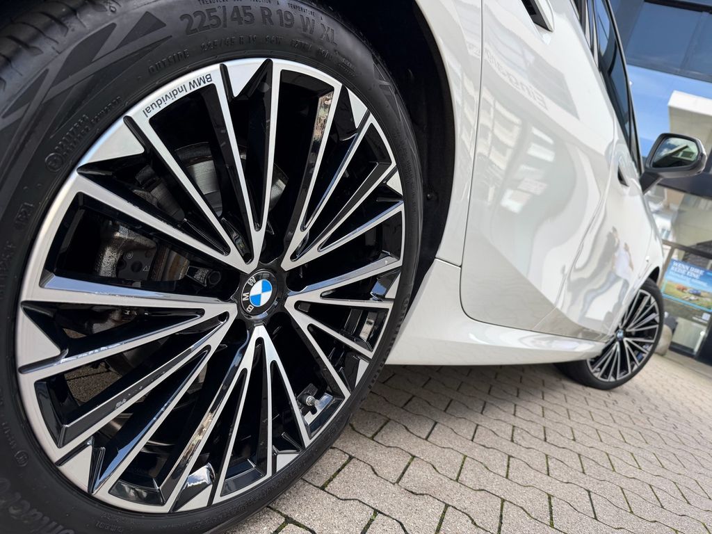 BMW 220 ACTIVE TOURER 2025 г. Белый, пробег 32271 км