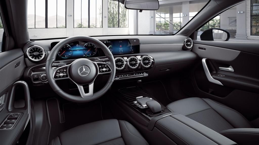 Mercedes-Benz A 200 2022 г. Чёрный, пробег 28500 км