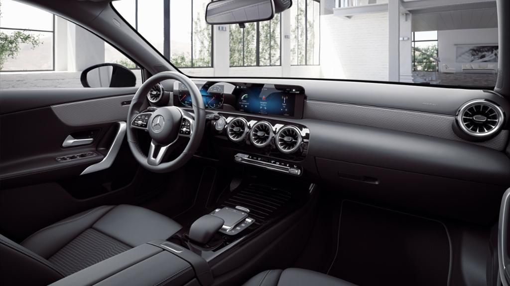 Mercedes-Benz A 200 2022 г. Чёрный, пробег 28500 км