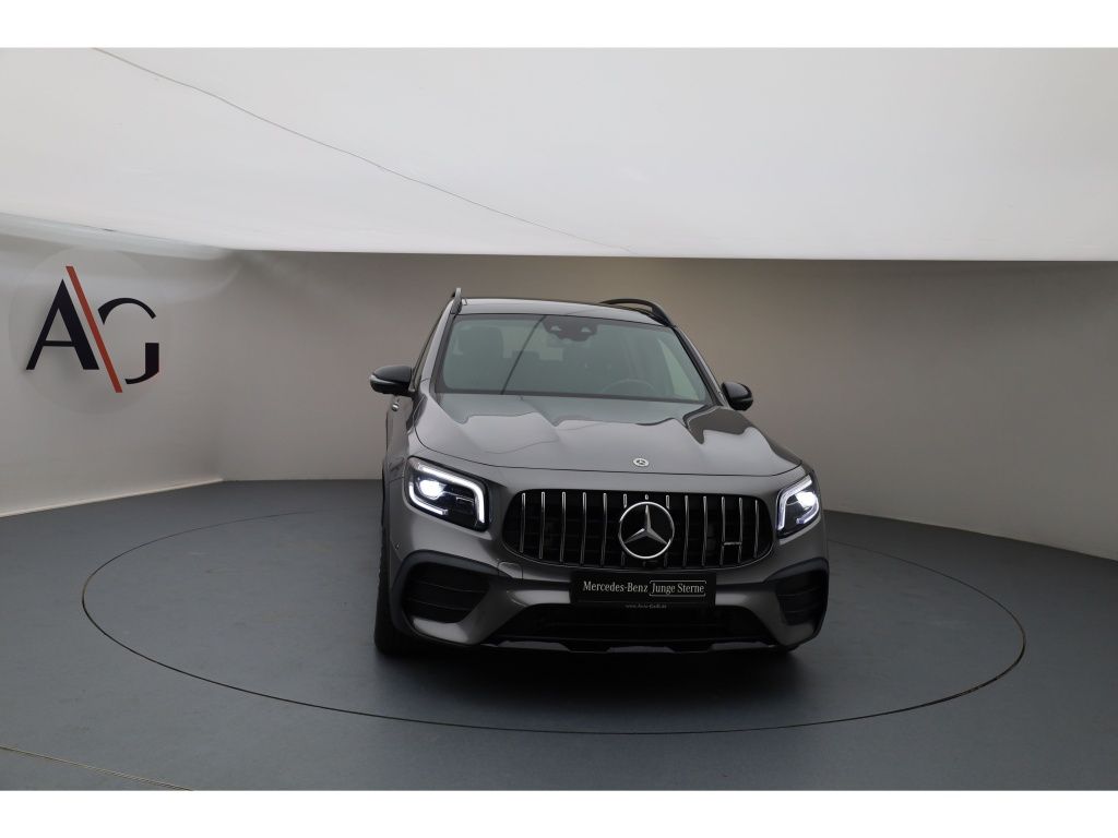 Mercedes-Benz GLB 35 AMG 2023 г. Серый, пробег 39130 км