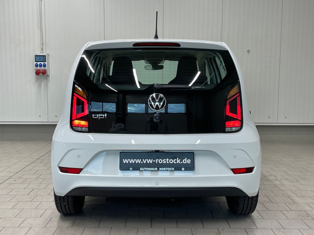 Volkswagen up! 2023 г. Белый, пробег 45275 км