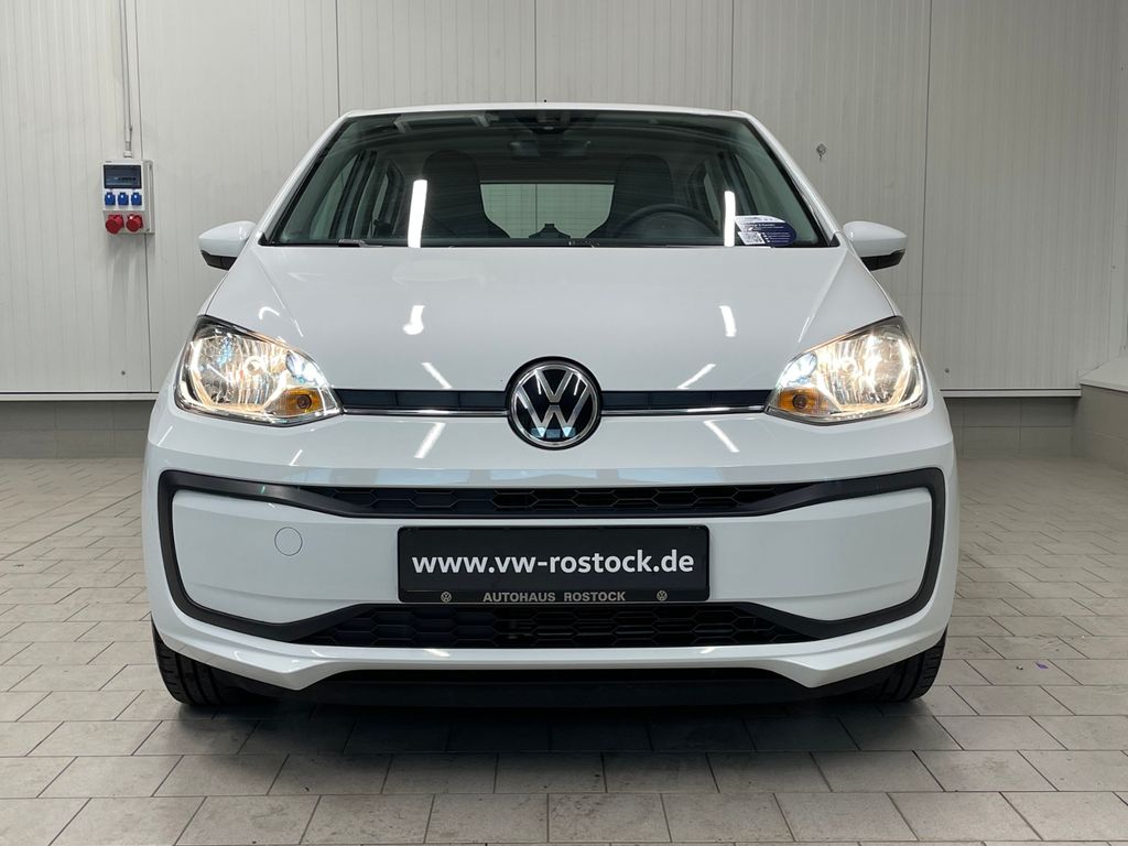 Volkswagen up! 2023 г. Белый, пробег 45275 км