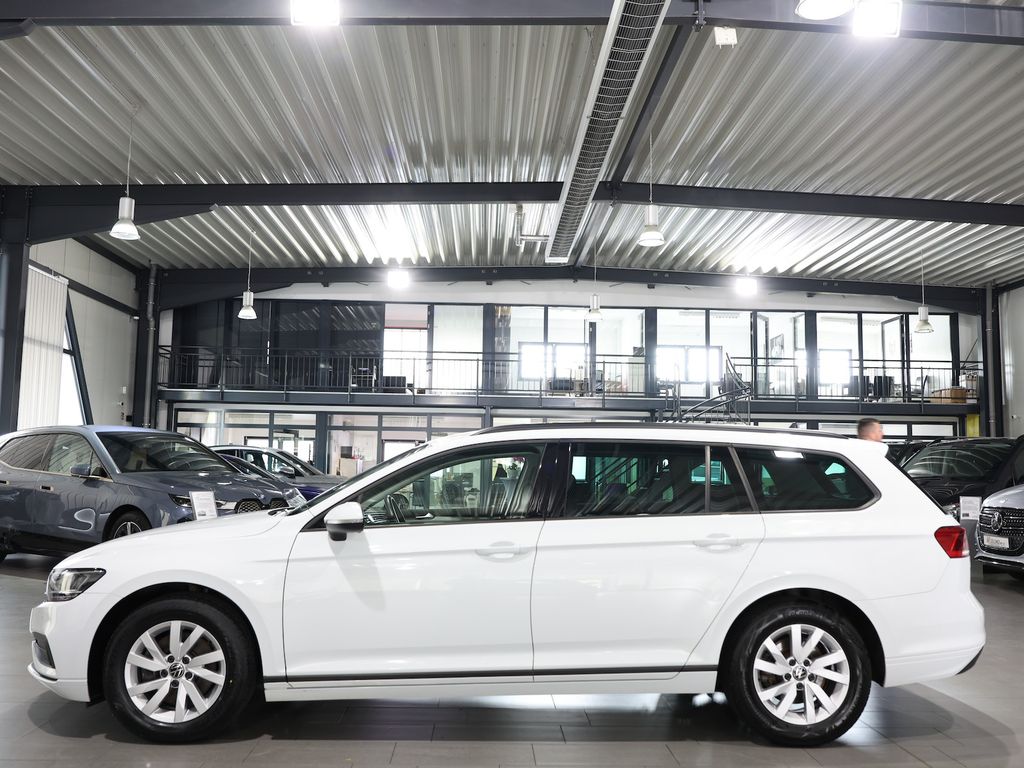 Volkswagen PASSAT VARIANT 2024 г. Белый, пробег 56000 км