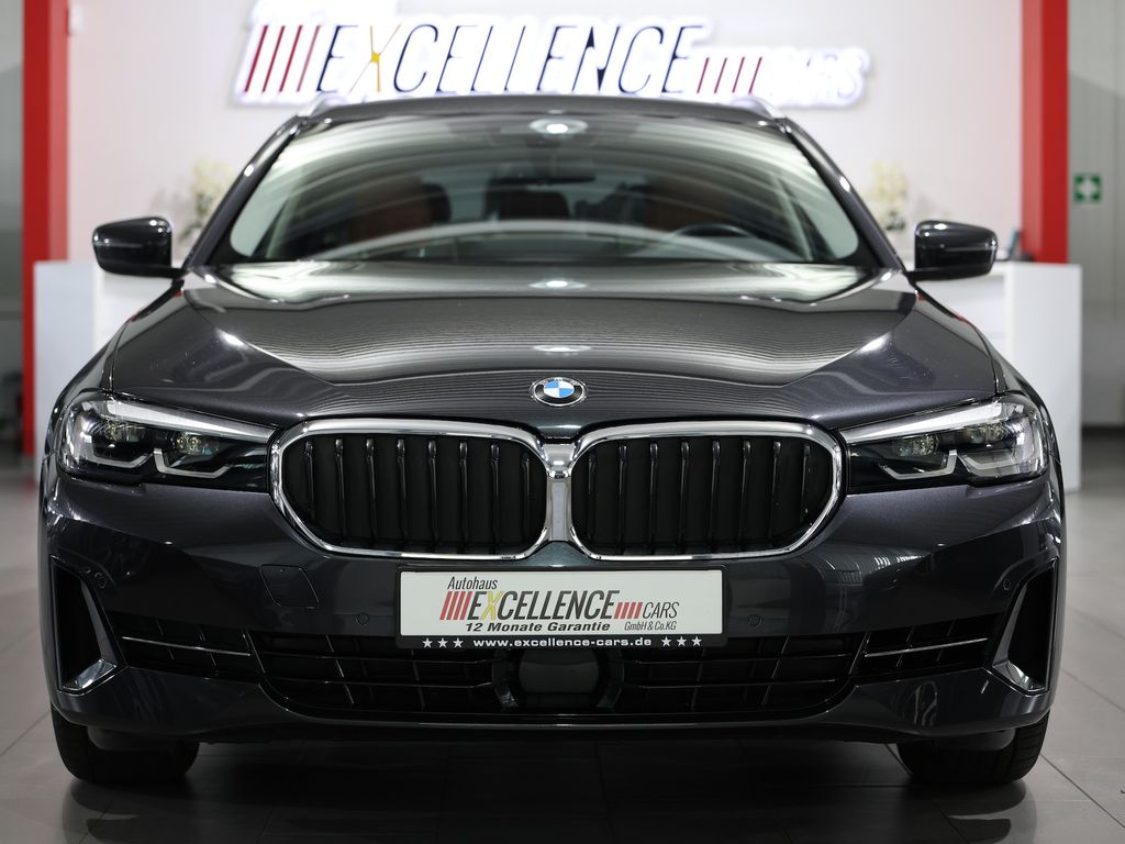 BMW 520 2023 г. Серый, пробег 43000 км