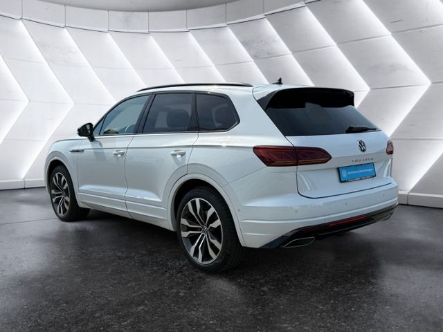 Volkswagen Touareg 2023 г. Белый, пробег 30585 км