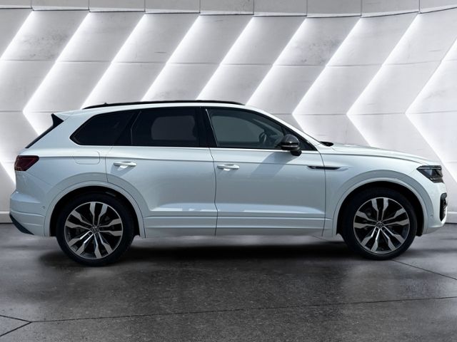 Volkswagen Touareg 2023 г. Белый, пробег 30585 км